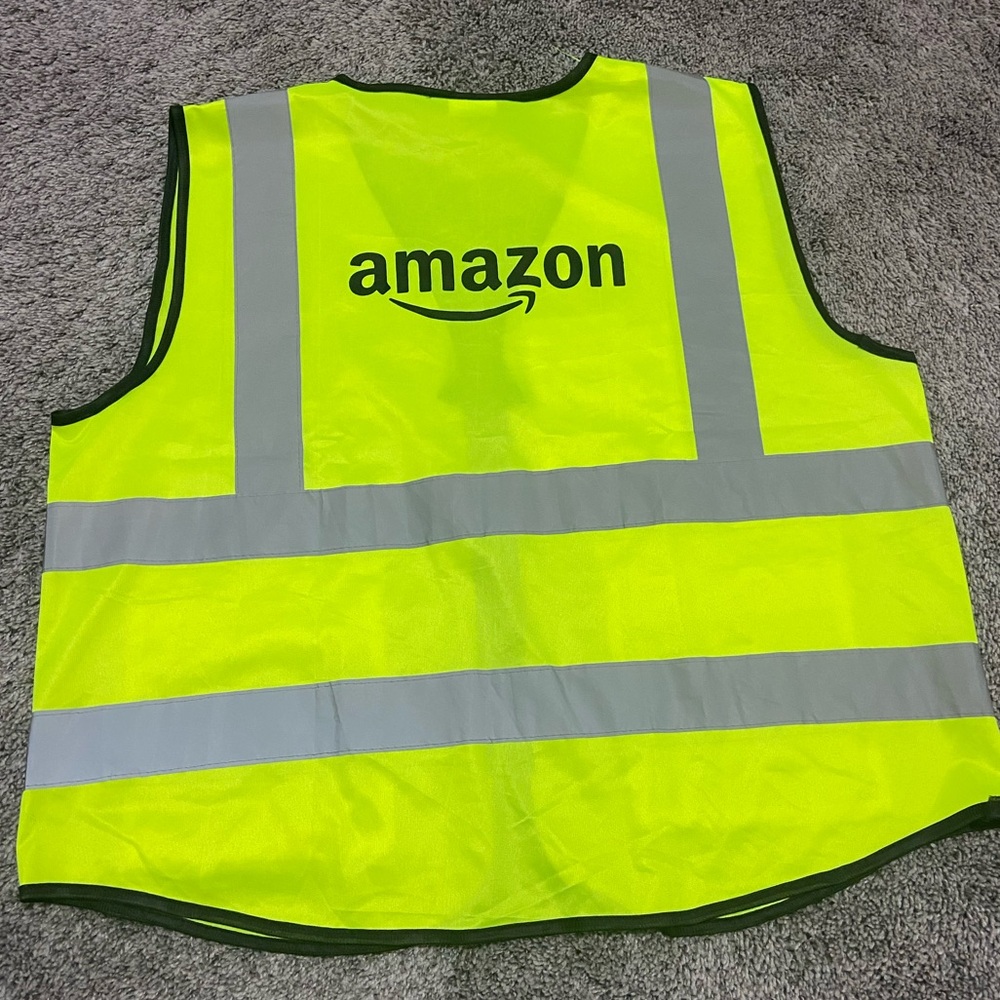 Amazon employee uniform vest XL reflective